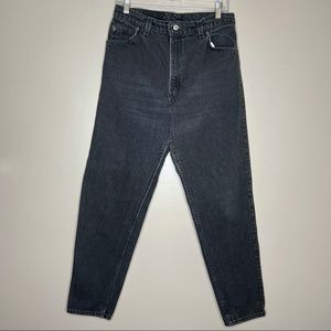 Levi’s Vintage White Tab Black Relaxed Fit Tapered Leg Mom Jeans